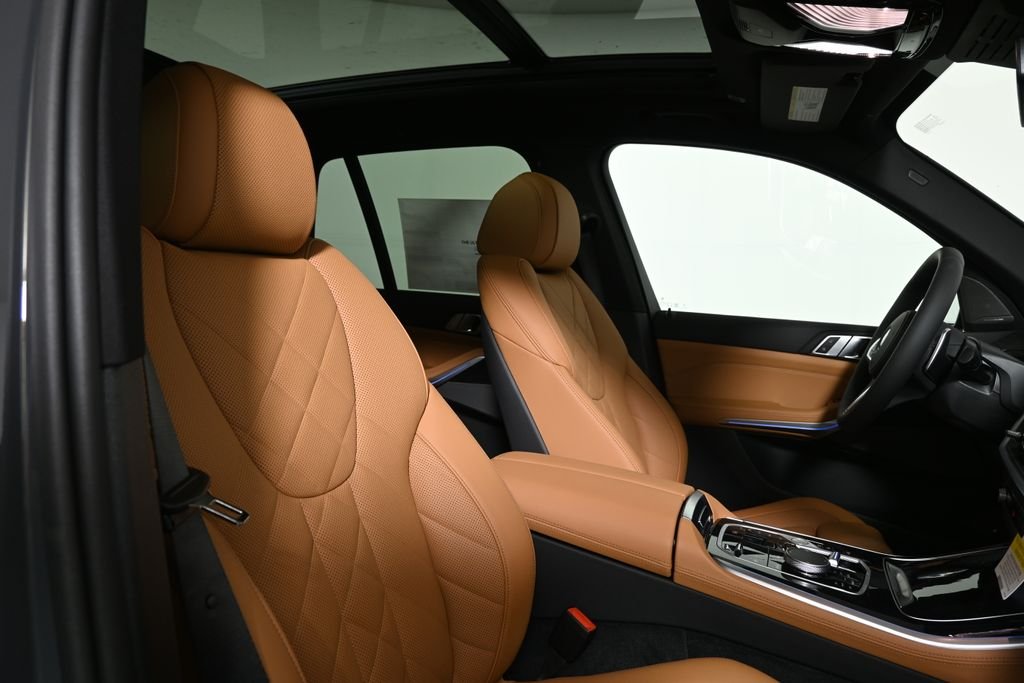 New 2026 Gray Metallic BMW xDrive50e image 33