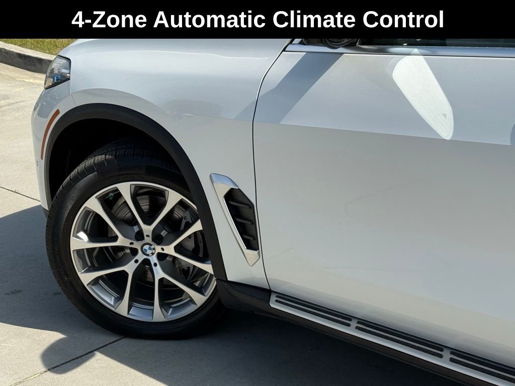 Used 2024 White BMW xDrive40i image 9