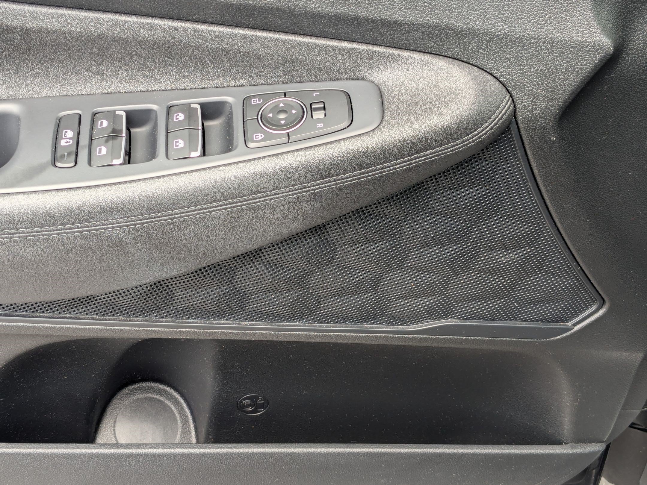 2022 Hyundai Santa Fe SEL - Photo 13