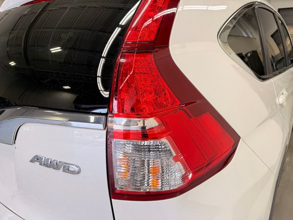 Used 2016 White Honda  image 5