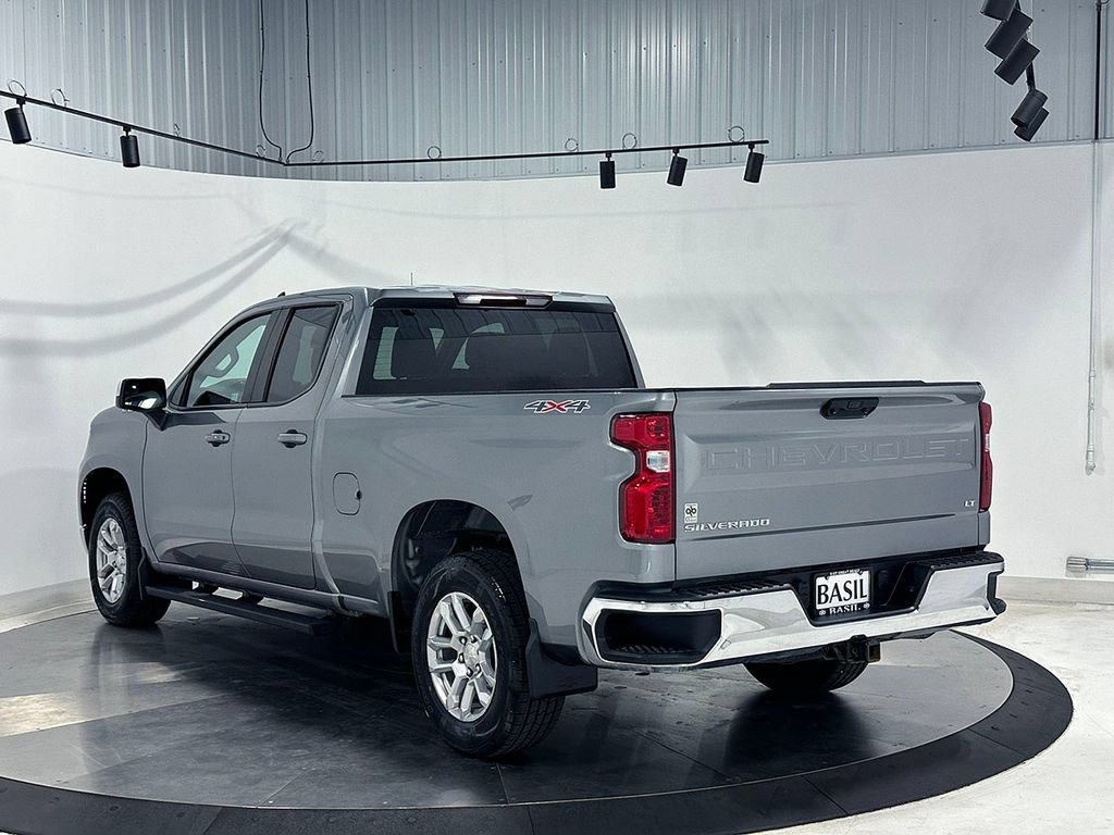 Used 2023 Sterling Gray Metallic Chevrolet LT (2FL) image 18