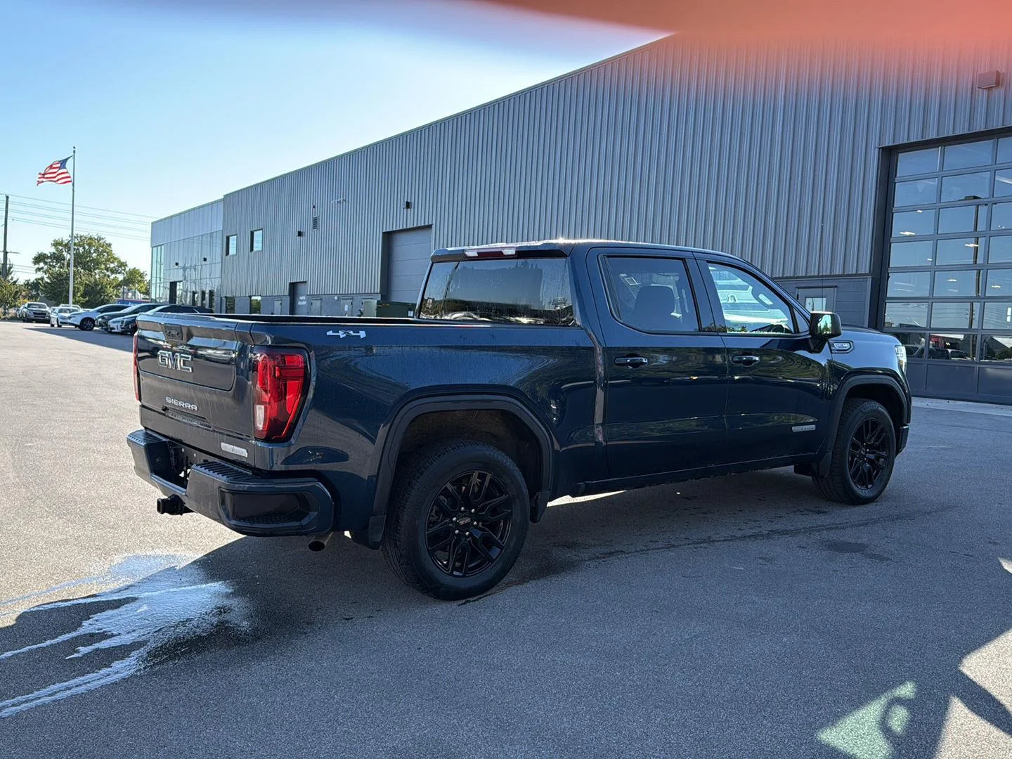 Used 2021 PACIFIC BLUE METALLIC GMC Elevation image 3