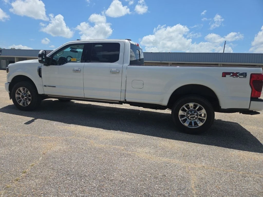 Used 2021 White Ford Limited image 6