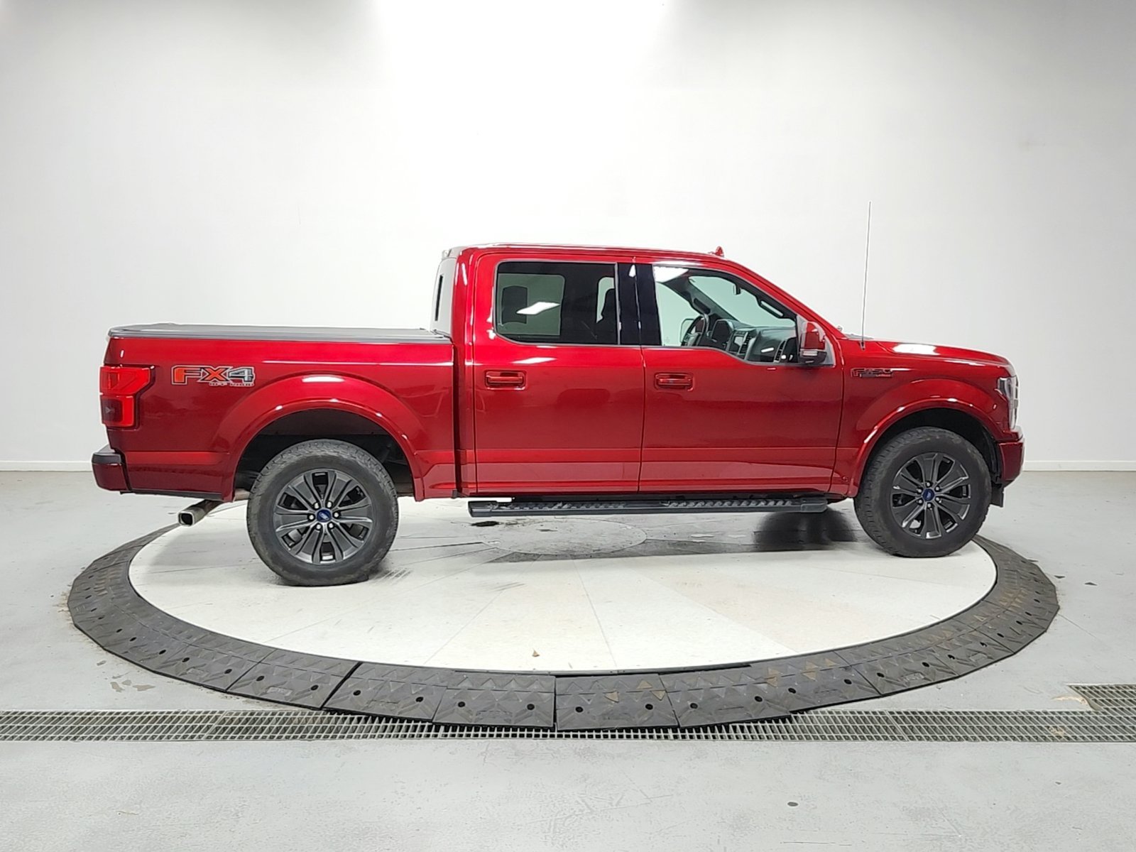 Used 2018 Ruby Red Metallic Ford Lariat image 9