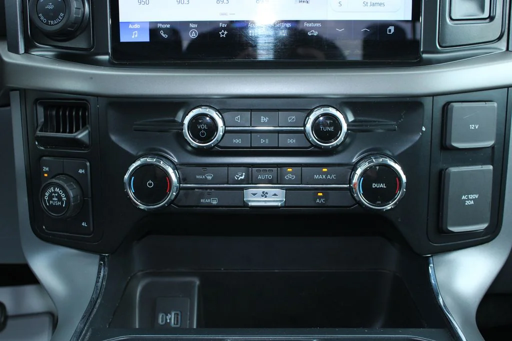 Used 2024 Black Metallic Ford XLT image 23