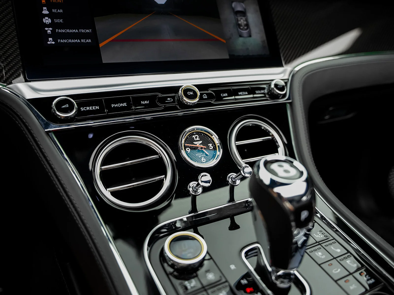 Used 2021  Bentley V8 image 46