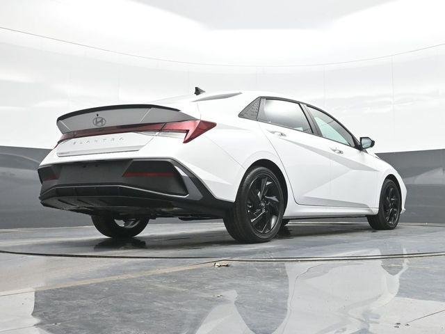 New 2026 White Hyundai SEL Sport Plus image 18