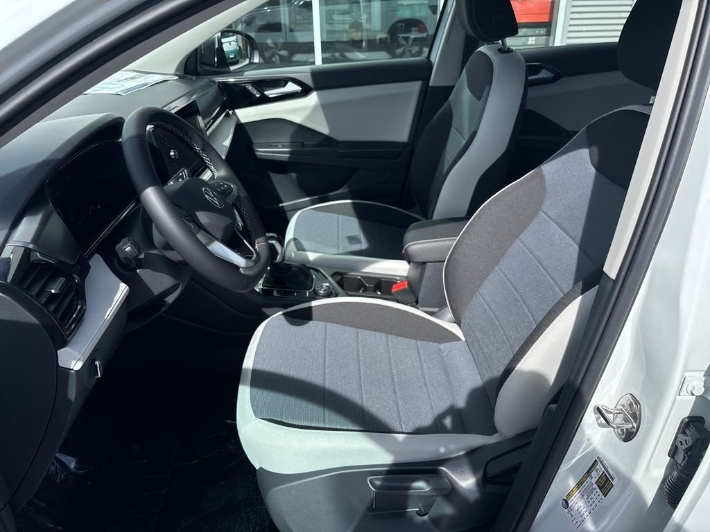 New 2026 Pure White Volkswagen 1.5T S image 9