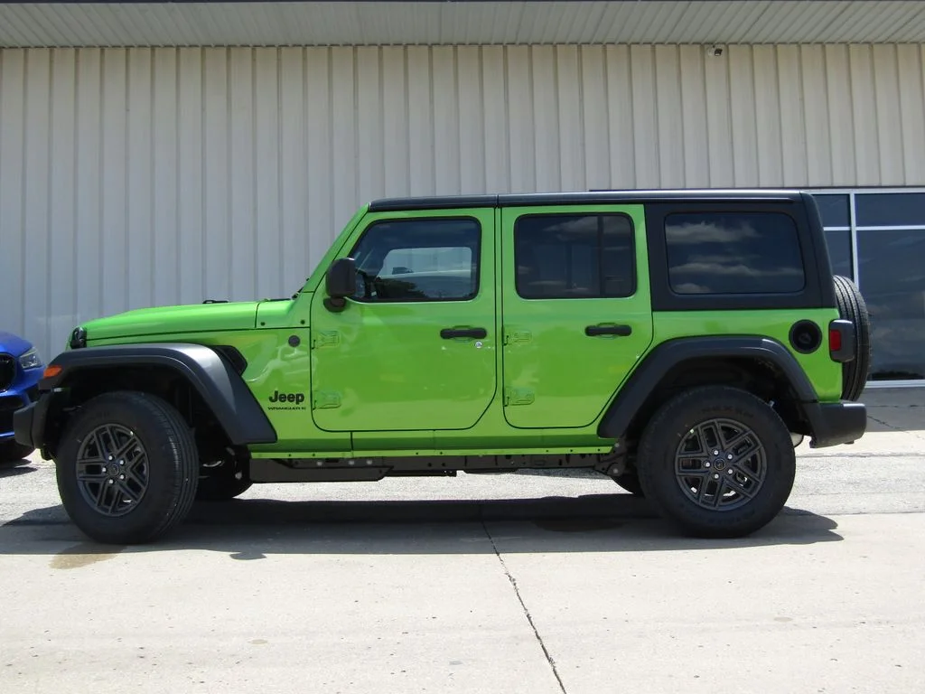 New 2026 Mojito Clearcoat Jeep Sport RHD image 11
