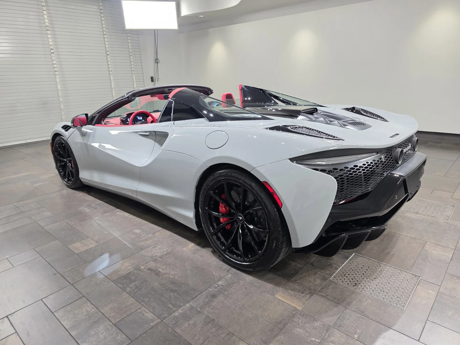 New 2026 MSO Dove Gray McLaren Spider image 4