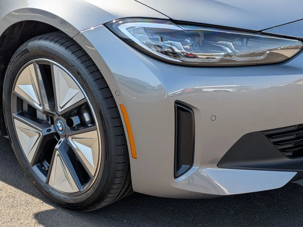 Used 2023 Gray BMW eDrive35 image 22