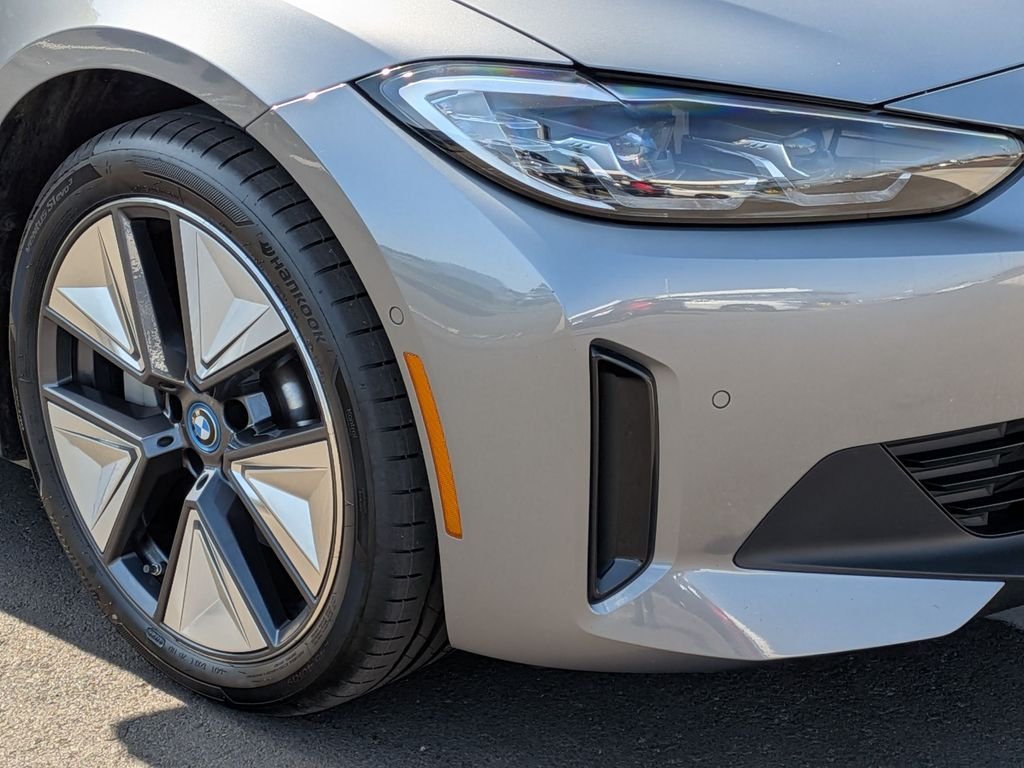 Used 2023 Gray BMW eDrive35 image 22