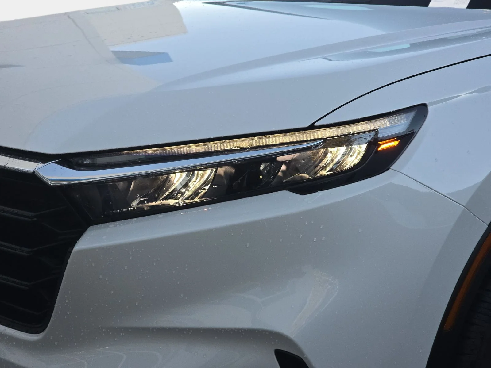 New 2026 Platinum White Pearl Honda LX image 28