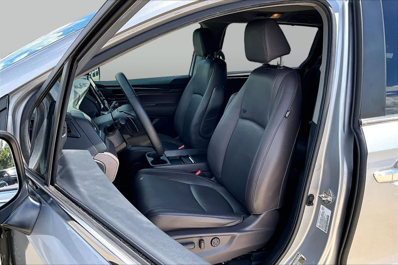 Used 2019 Lunar Silver Metallic Honda EX-L image 8