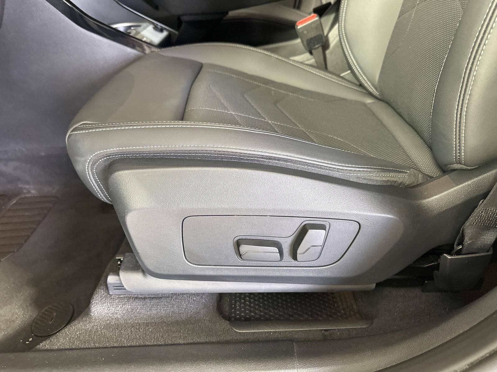Certified Used 2023 Space Silver Metallic BMW xDrive28i image 8