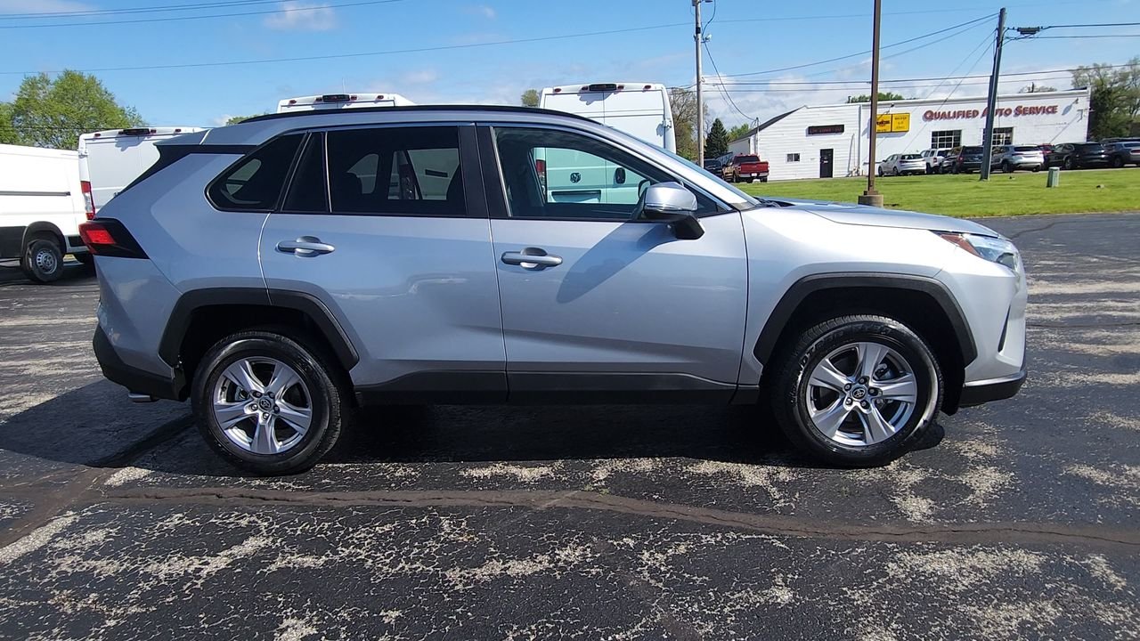 Used 2025 Silver Sky Metallic Toyota XLE image 9