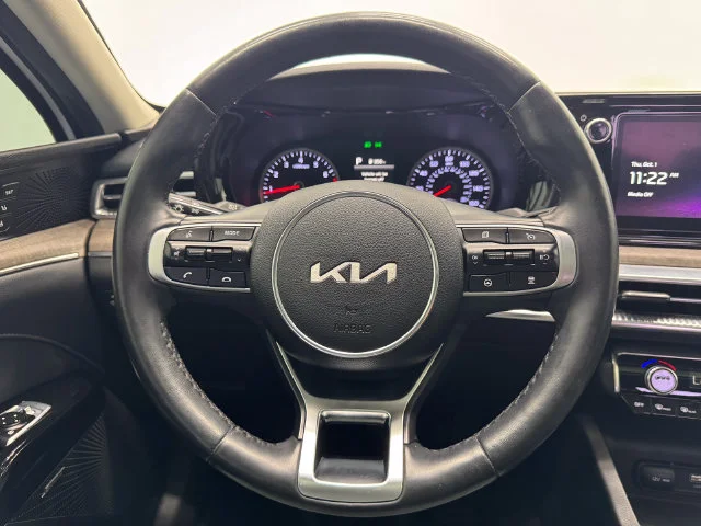 Used 2024 Glacial White Pearl Kia EX image 26