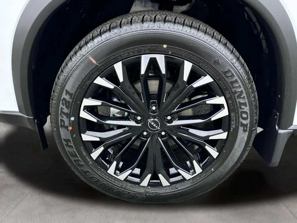 New 2026 Everest White Pearl Tricoat Nissan Dark Armor image 12