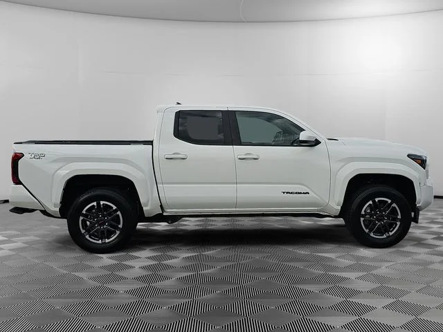 2025 Toyota Tacoma TRD Sport - Photo 6