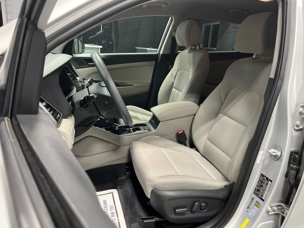 Used 2018 Molten Silver Hyundai SEL image 12
