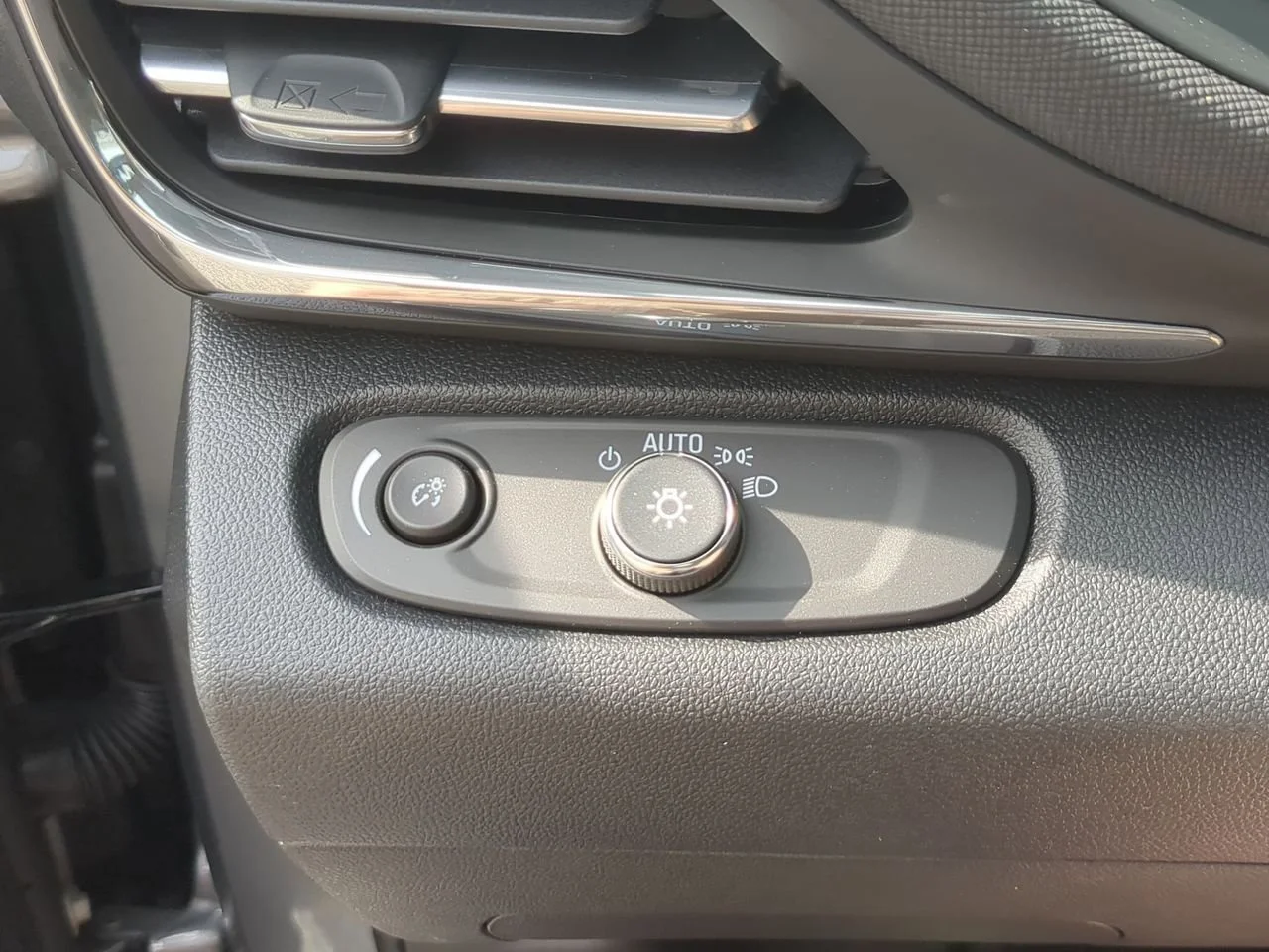 New 2026 Moonstone Gray Metallic Buick Preferred image 17