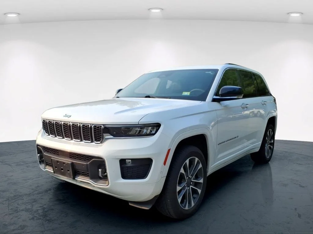 Used 2023 White Jeep Overland image 4