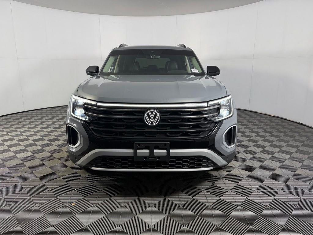 Used 2024 Gray Volkswagen 2.0T Peak Edition SE w/Technology image 11