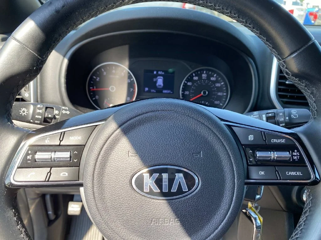 Used 2021 Blue Kia S image 17