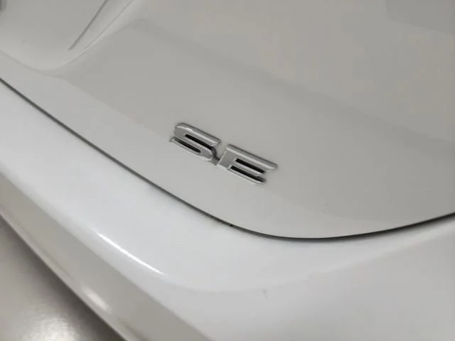 Used 2024 Ice Cap Toyota SE image 11