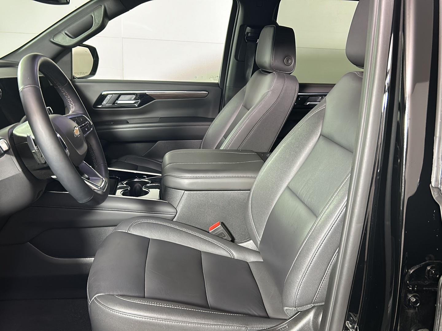 Used 2025 Black Chevrolet LT image 15
