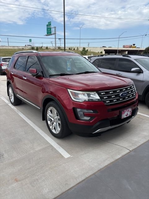 2017 Ford Explorer Limited 4WD's photo