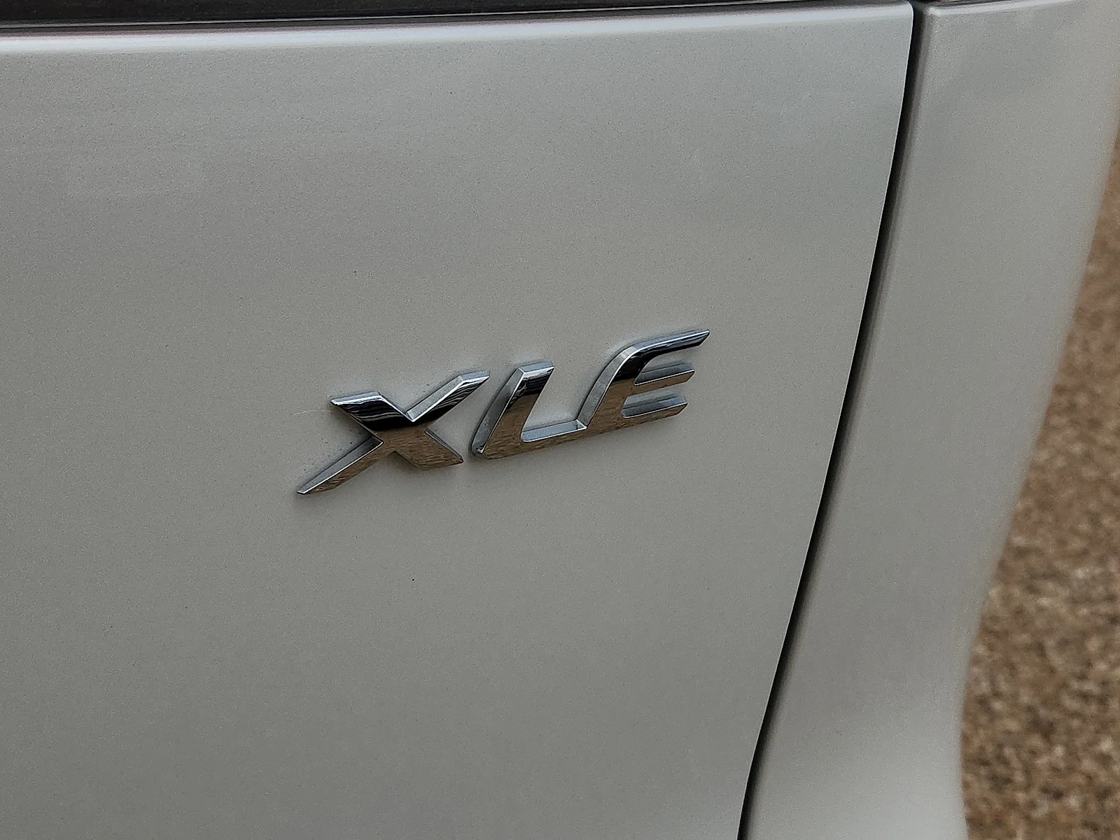 Used 2026 Pearl Toyota XLE image 9