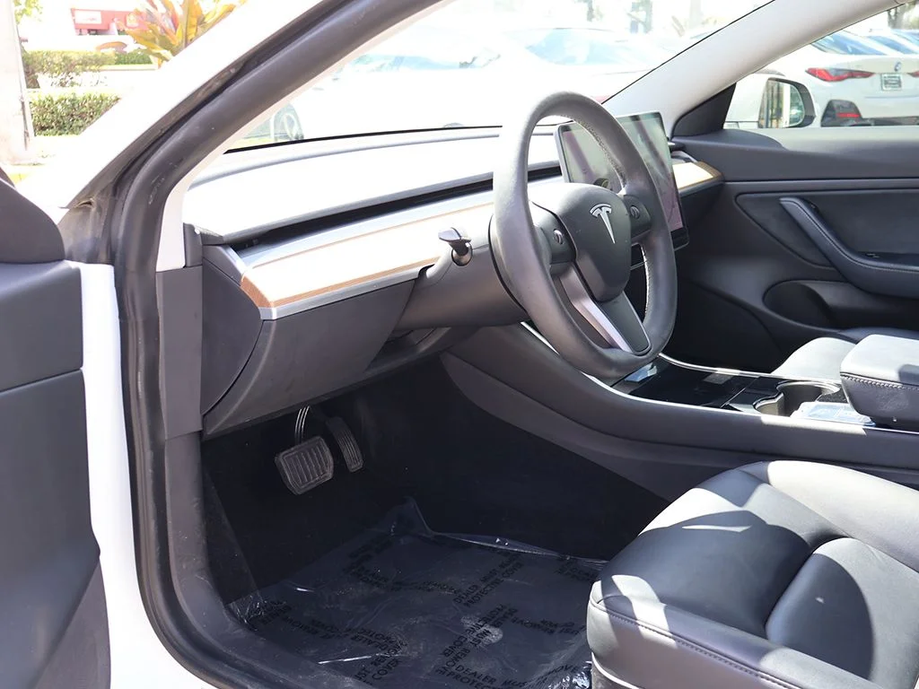 Used 2020 White Tesla Long Range image 27