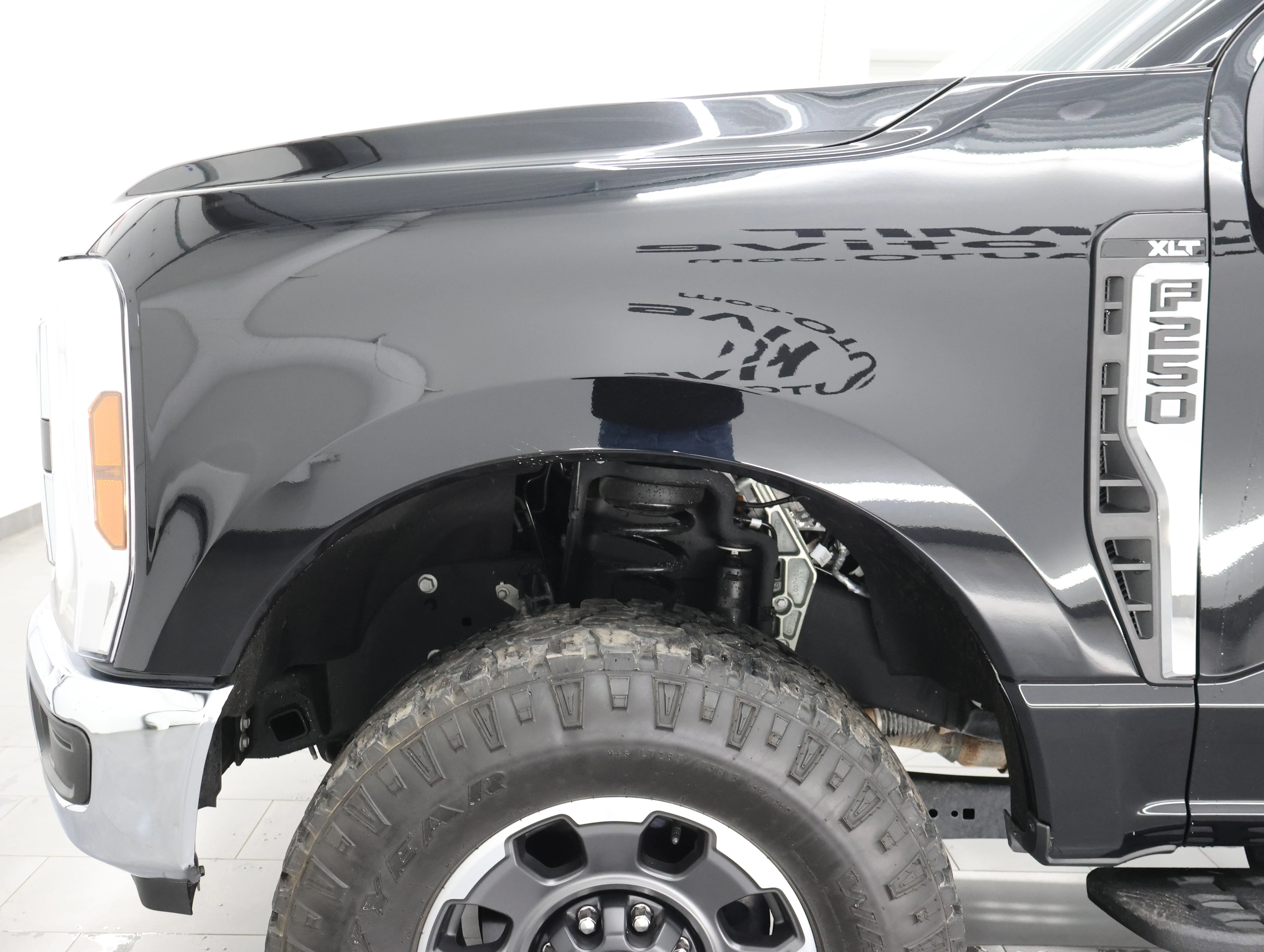 Used 2024 Agate Black Metallic Ford XLT image 30