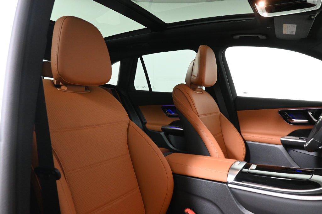 New 2027 Polar White Mercedes-Benz GLC 300 image 29