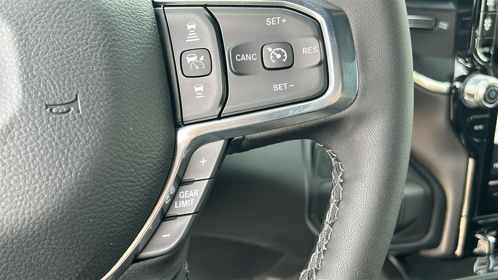 New 2026 Ceramic Gray Clear-Coat Exterior Paint RAM Laramie image 24