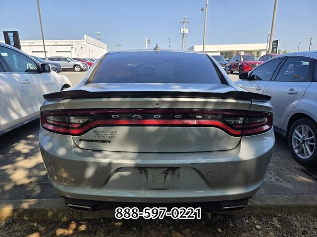 Used 2019 Silver Dodge SXT image 5