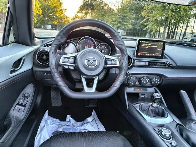 Used 2016 White Mazda Club image 14