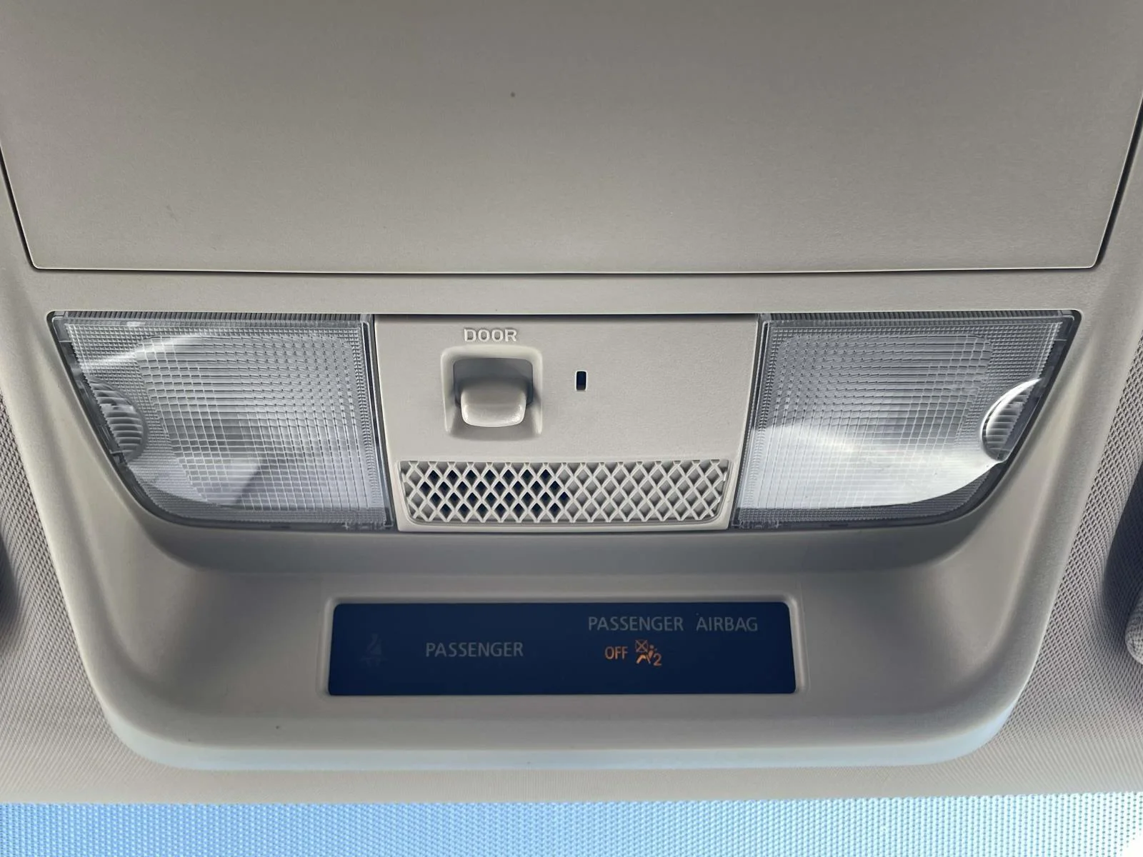Used 2020  Mitsubishi ES image 22