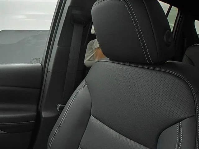 New 2027 Mosaic Black Metallic Chevrolet LT image 39