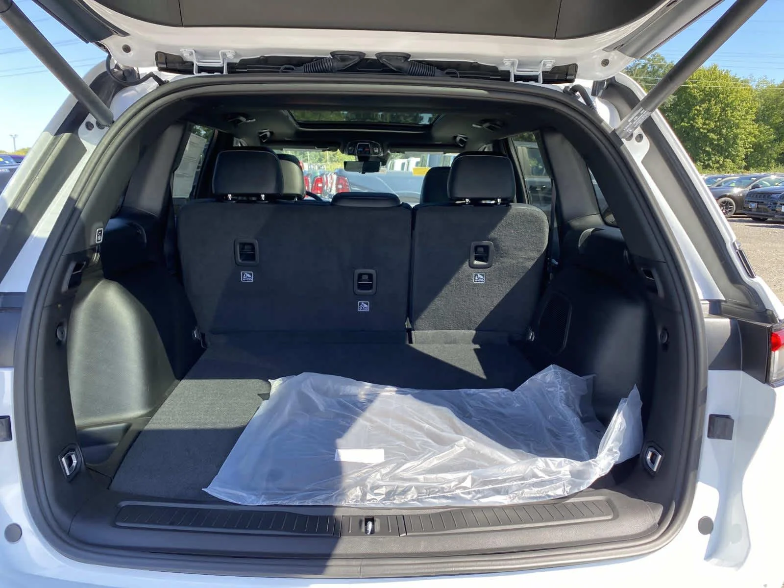 New 2027 Bright White Clearcoat Jeep Limited Reserve image 5