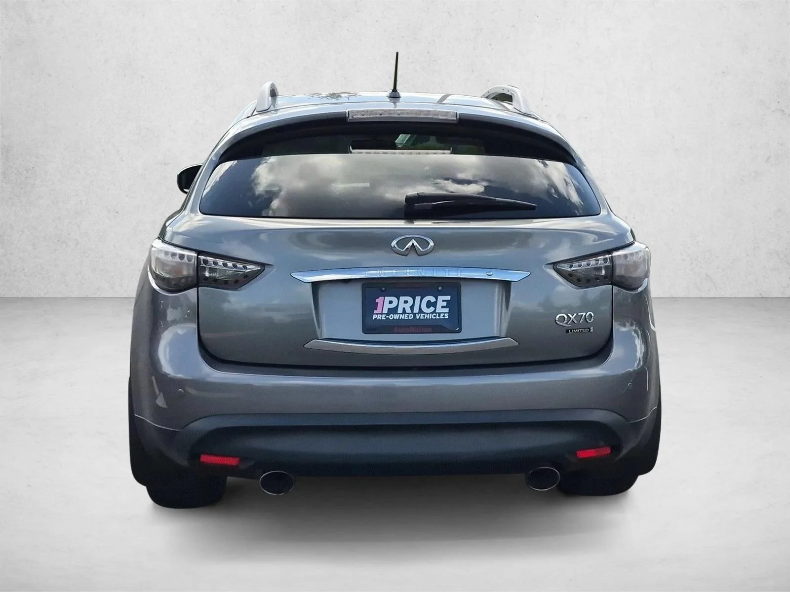 Used 2017 Graphite Shadow INFINITI  image 7