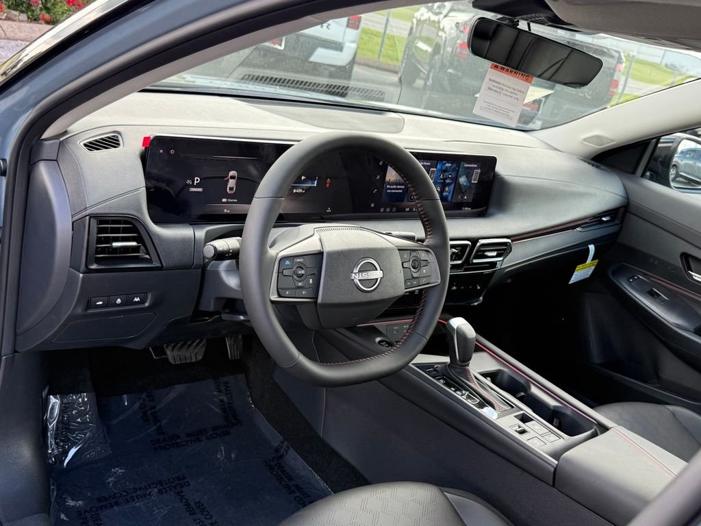 New 2026 Atlantic Gray Metallic / Super Black Two-tone Nissan SR image 3