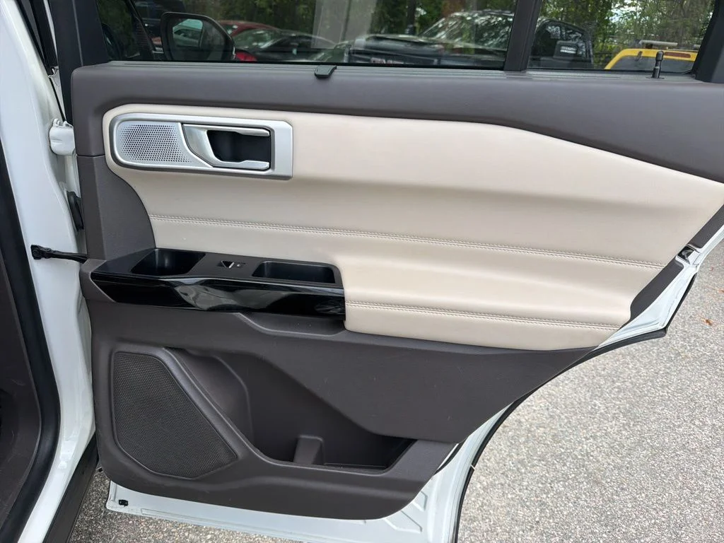 Used 2023 White Ford Platinum image 30