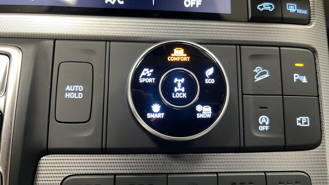 Used 2025 Hyper White Hyundai Calligraphy image 35