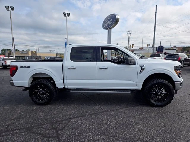 Used 2025 White Ford XLT image 9