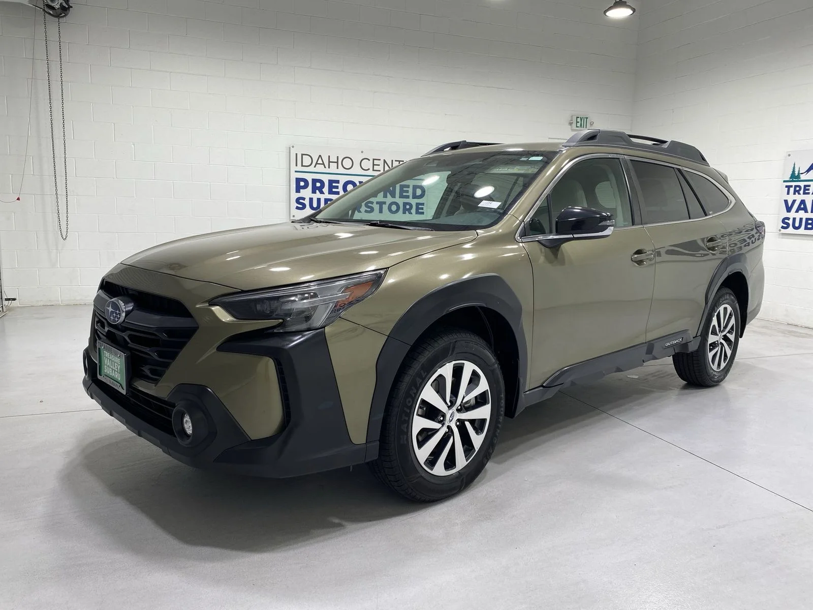 Used 2024 Brown Subaru Premium image 4