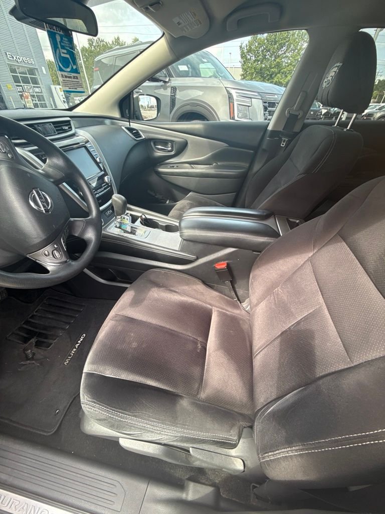 Used 2020 Gray Nissan S image 5