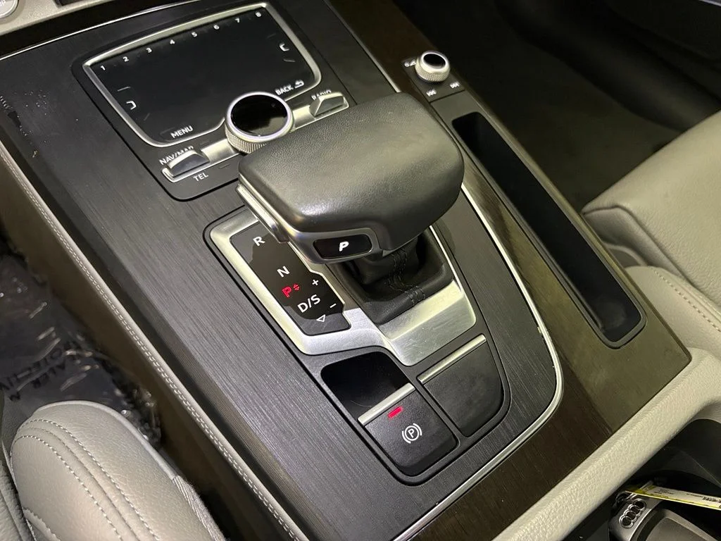 Used 2020 Black Metallic Audi 55 Premium image 30