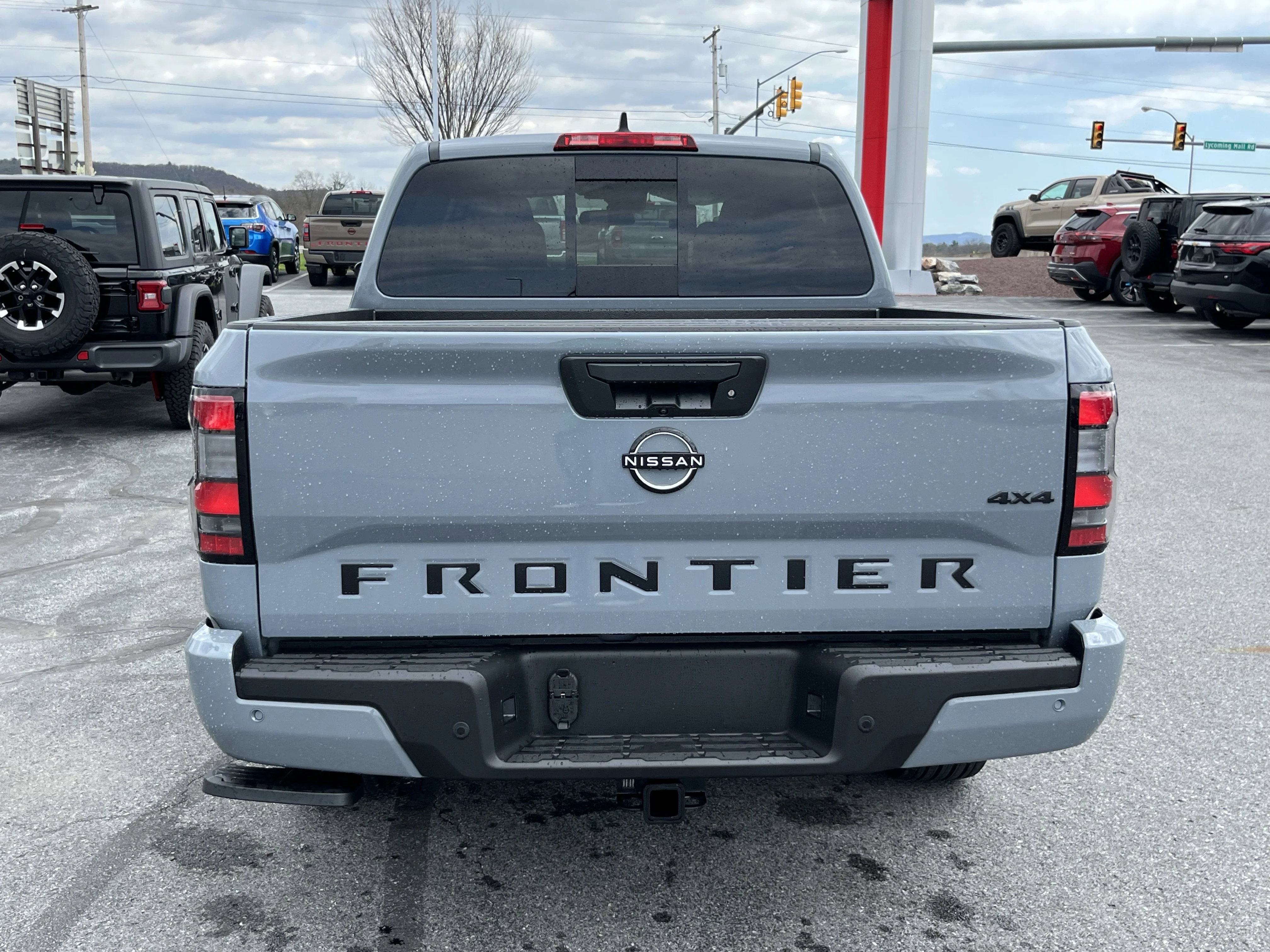 New 2026 Boulder Gray Pearl Nissan Crew Cab SV image 4
